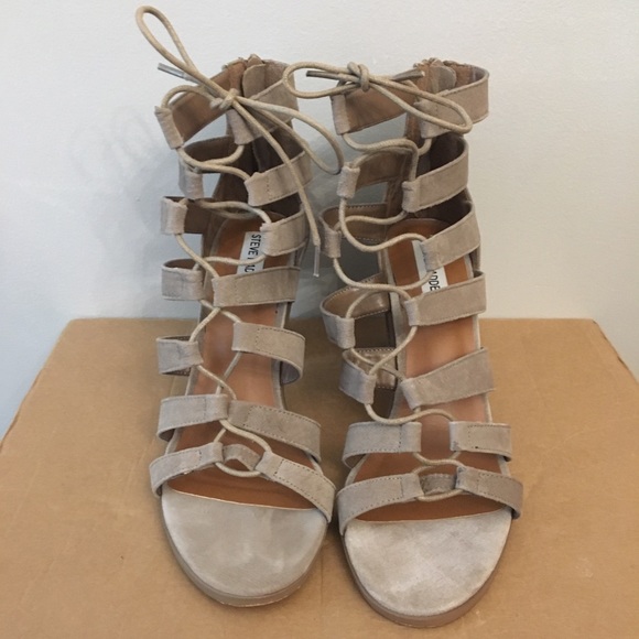 Steve Madden Shootie lace up with zipper - Picture 8 of 8